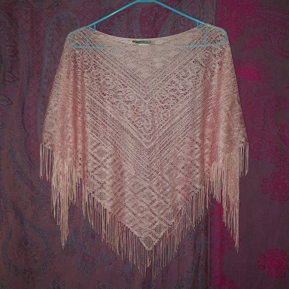 2/$25 Vintage Pink Crochet Lace Knit Fringe Poncho Top - Picture 5 of 11